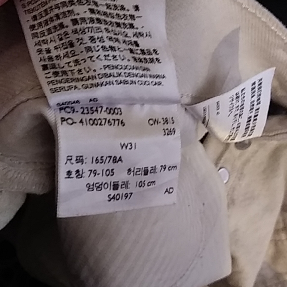 LEVIS HIGH RISE JEAN SHORTS - Picture 5 of 5